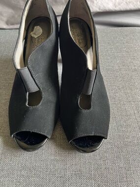 Life Stride Black Peep-Toe Slip-On Heels